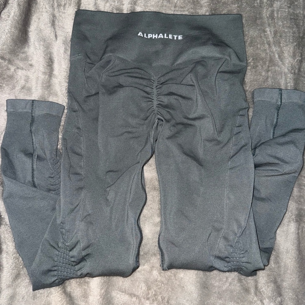 Alphalete leggings